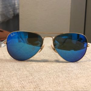 RAY BAN AVIATORS
